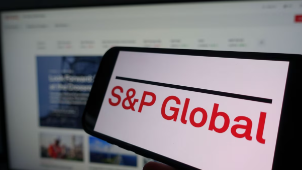 S&P deja nota de México en ‘BBB’, pero cambia perspectiva a negativa por deuda y bajo crecimiento