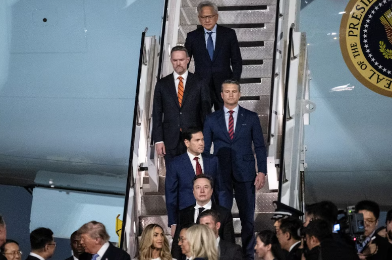 Donald Trump ya está en Beijing: qué empresarios y funcionarios eligió como laderos al bajar del avión en China