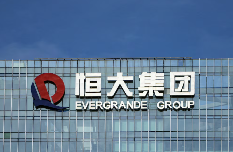 El mayor escándalo inmobiliario de China suma otro capítulo: los liquidadores de Evergrande exigen USD 8.400 millones