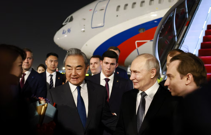 Vladimir Putin llegó a China tras la visita de Trump para reforzar la cooperación estratégica y energética con Xi Jinping