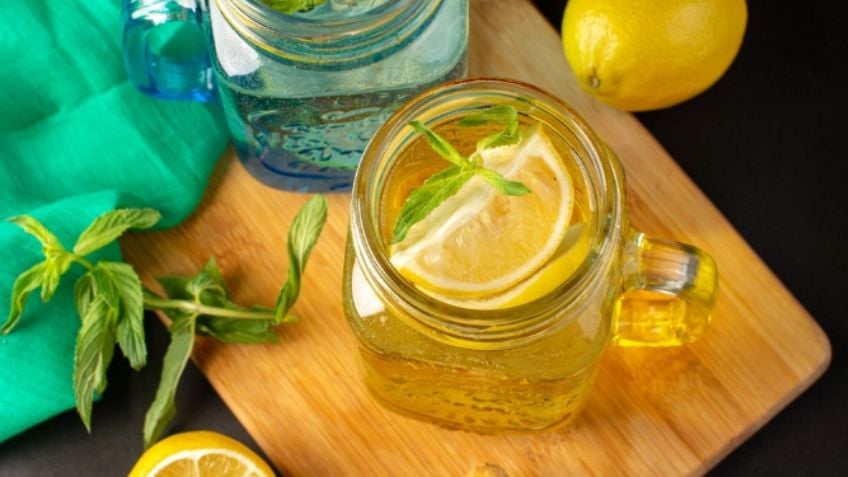 Agua de jengibre y limón: el hábito matutino para desinflamar el cuerpo y mejorar la digestión