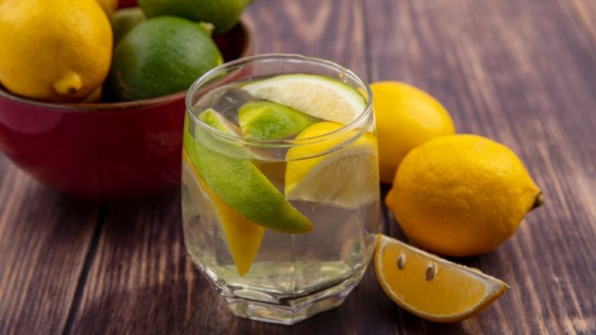 ¿Qué pasa en tu cuerpo si tomas agua tibia con limón en ayunas? Mitos y verdades de este hábito