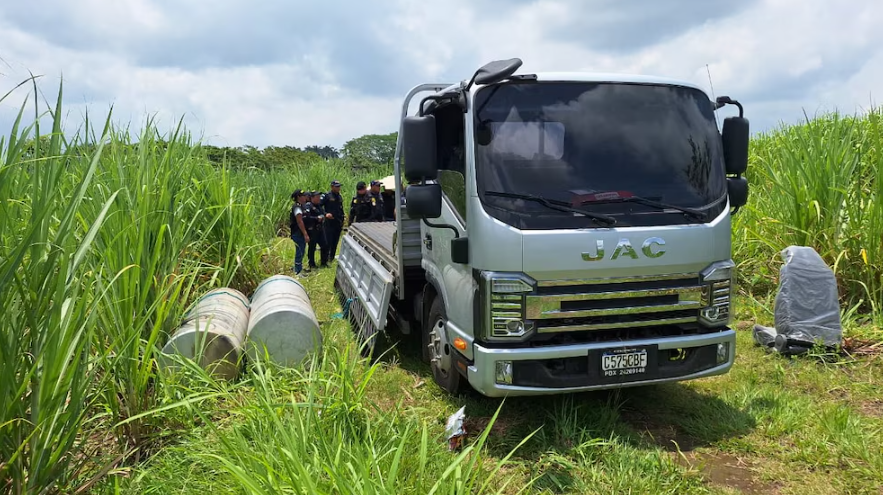 Localizan 72 kilos de cocaína ocultos en un camión abandonado en Guatemala Localizan 72 kilos de cocaína ocultos en un camión abandonado en Guatemala