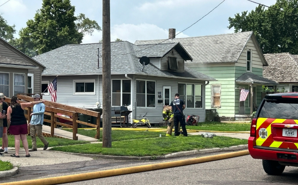 Sioux City Fire Rescue responde al incendio en Jay Avenue Sioux City Fire Rescue responde al incendio en Jay Avenue