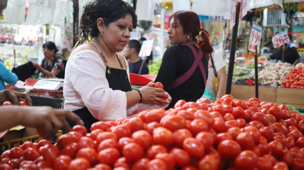 Precio del jitomate se dispara nuevamente, y no por Trump: ¿Por qué motivo es más caro en México y EU? Precio del jitomate se dispara nuevamente, y no por Trump: ¿Por qué motivo es más caro en México y EU?