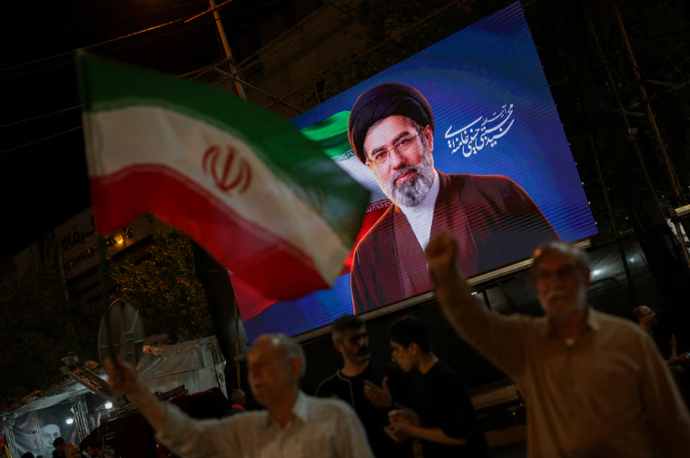 Mojtaba Khamenei advirtió que habrá “venganza” por la muerte de su padre y predecesor: “No morirán pacíficamente” Mojtaba Khamenei advirtió que habrá “venganza” por la muerte de su padre y predecesor: “No morirán pacíficamente”