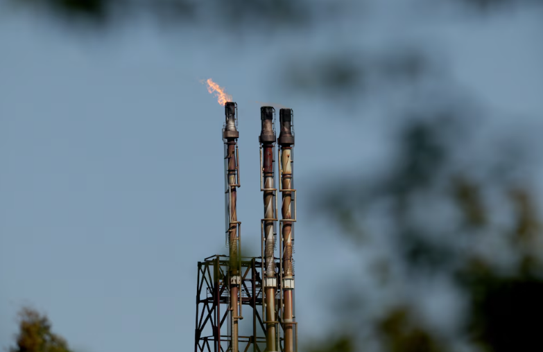 El petróleo vuelve a subir por la escalada militar en Medio Oriente y el bloqueo del estrecho de Ormuz El petróleo vuelve a subir por la escalada militar en Medio Oriente y el bloqueo del estrecho de Ormuz