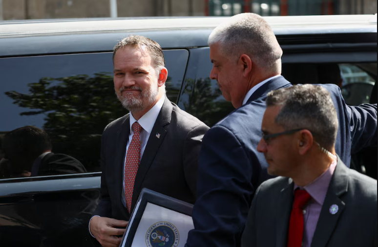 Jamieson Greer llega a Palacio Nacional: Sheinbaum lo recibe para revisar el T-MEC Jamieson Greer llega a Palacio Nacional: Sheinbaum lo recibe para revisar el T-MEC
