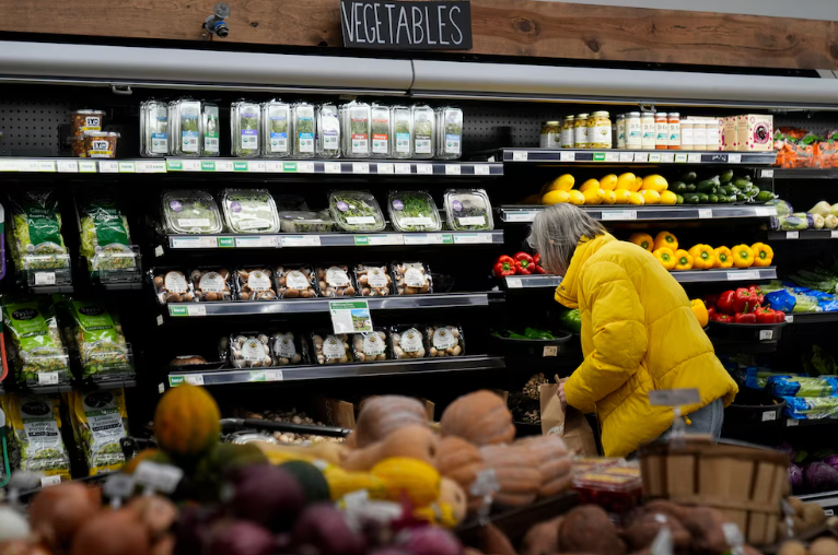 La economía de Estados Unidos se desaceleró en el segundo trimestre del año, mientras que la inflación mejoró La economía de Estados Unidos se desaceleró en el segundo trimestre del año, mientras que la inflación mejoró