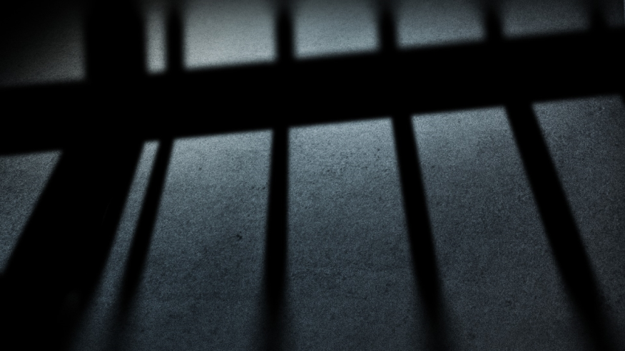 Muere en prisión un hombre declarado culpable de matar a un compañero de cuarto en 2021