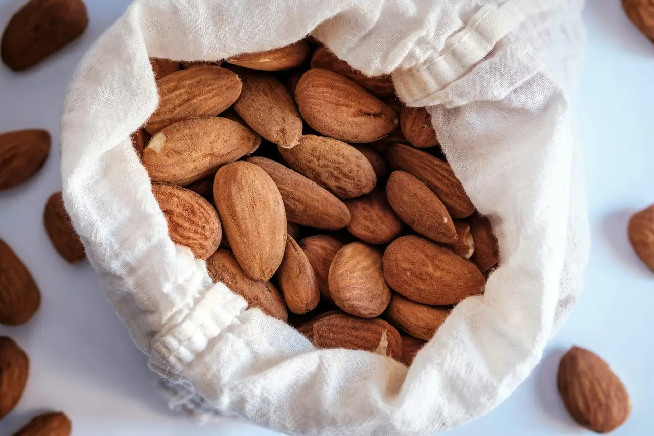 ¡No las tires! Así puedes ocupar las cáscaras de las almendras en la cocina como fuera de ella ¡No las tires! Así puedes ocupar las cáscaras de las almendras en la cocina como fuera de ella