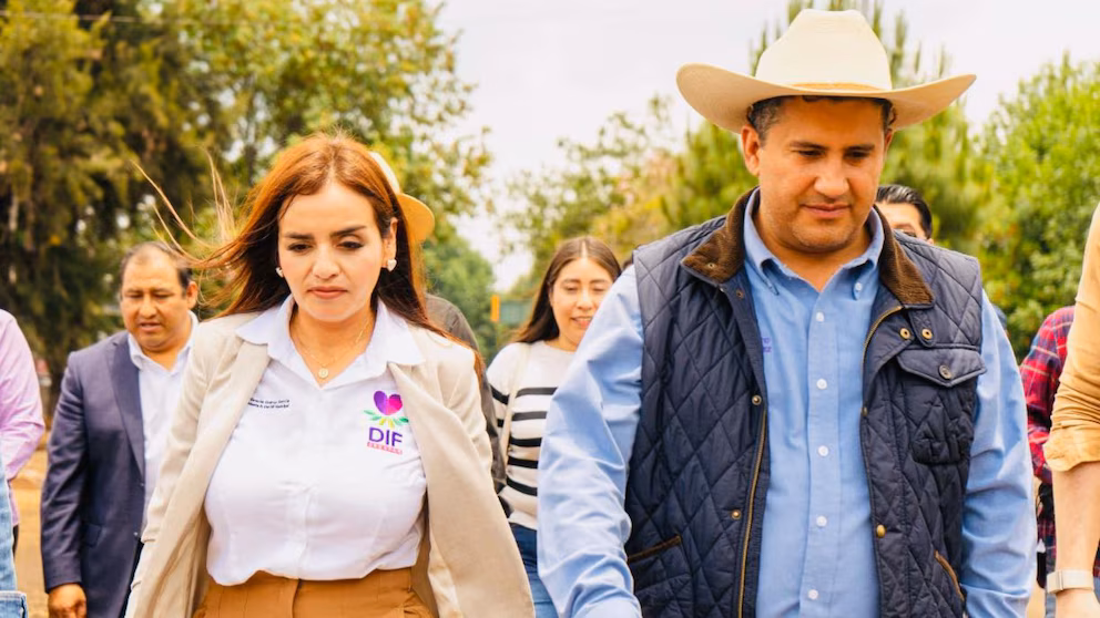 Grecia Quiroz recomendó al hombre señalado por filtrar al CJNG la agenda de Carlos Manzo, acusa su exsecretaria particular