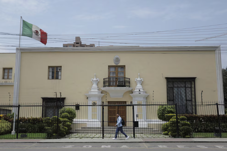 Perú y México restablecen sus relaciones diplomáticas nueve meses después de la ruptura oficial Perú y México restablecen sus relaciones diplomáticas nueve meses después de la ruptura oficial