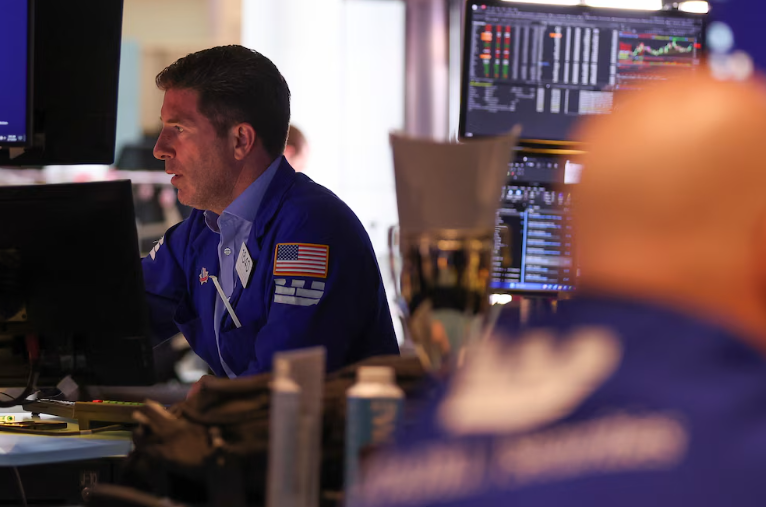 El S&P 500 cerró en un máximo histórico tras el dato débil de empleo en Estados Unidos El S&P 500 cerró en un máximo histórico tras el dato débil de empleo en Estados Unidos