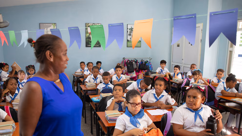 Crisis en Cuba: comienza el ciclo lectivo con déficit estructural de profesores y falta de uniformes Crisis en Cuba: comienza el ciclo lectivo con déficit estructural de profesores y falta de uniformes