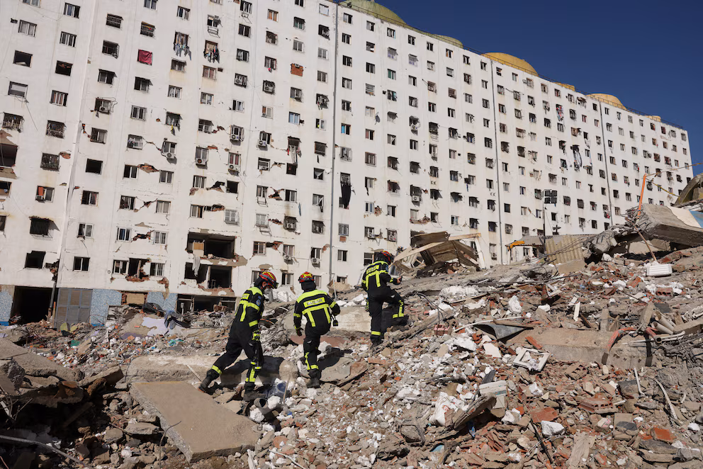 Tras una semana sin datos oficiales, Venezuela elevó a 6.438 la cifra de muertos por el doble terremoto Tras una semana sin datos oficiales, Venezuela elevó a 6.438 la cifra de muertos por el doble terremoto