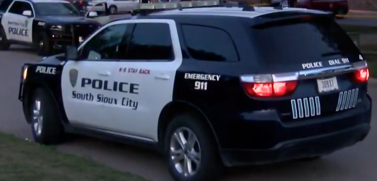 Policía de South Sioux City: El sospechoso salta desde una ventana del tercer piso durante una persecución