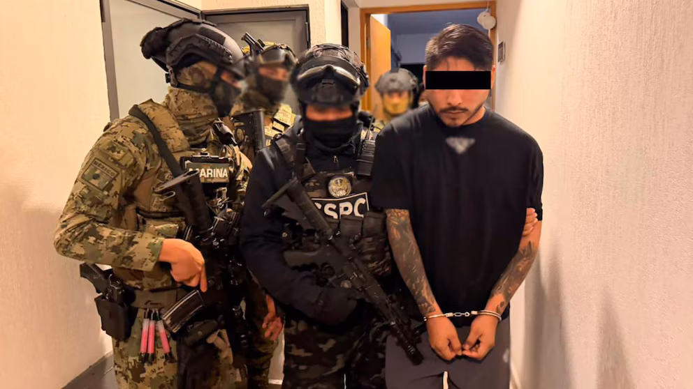 Marina captura a “El Cromo”, líder de una célula del CJNG en Oaxaca: ofrecían 2 millones de pesos por su arresto Marina captura a “El Cromo”, líder de una célula del CJNG en Oaxaca: ofrecían 2 millones de pesos por su arresto